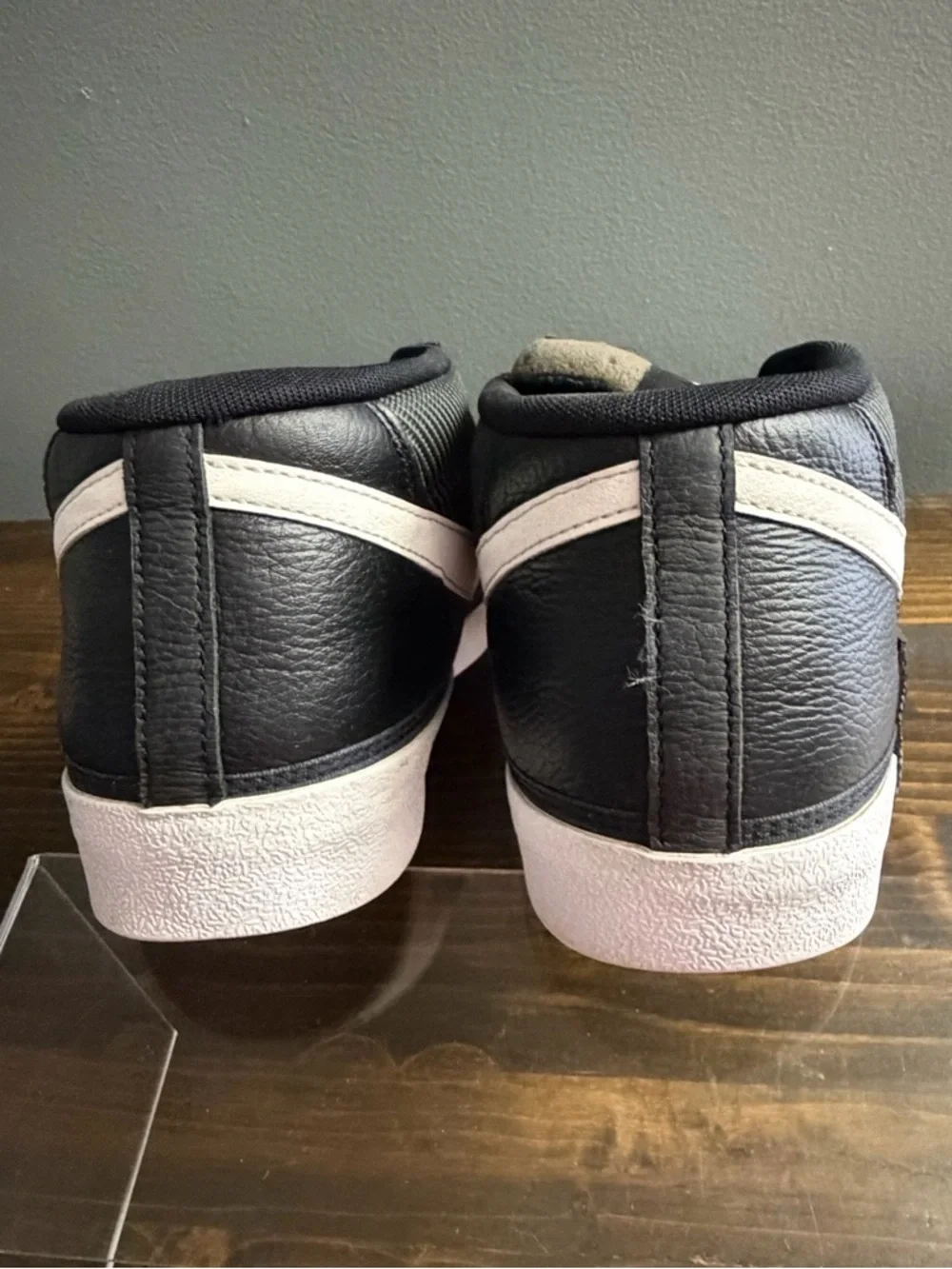 Nike Blazer Low Pro Club Men’s Swoosh Sneaker Black & White size 12